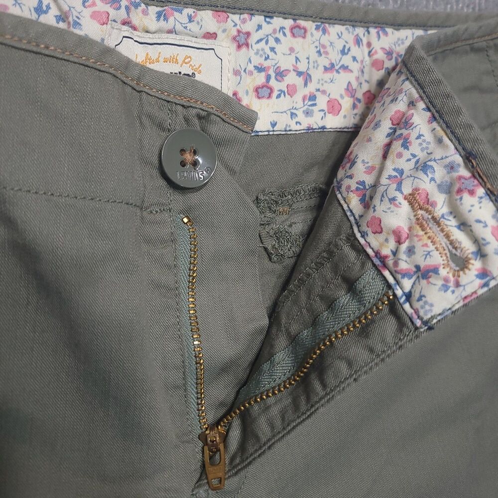 Levis "Crafted With Pride" Shorts Womens 10 Mid Rise Chino Green Cotton - Picture 4 of 16